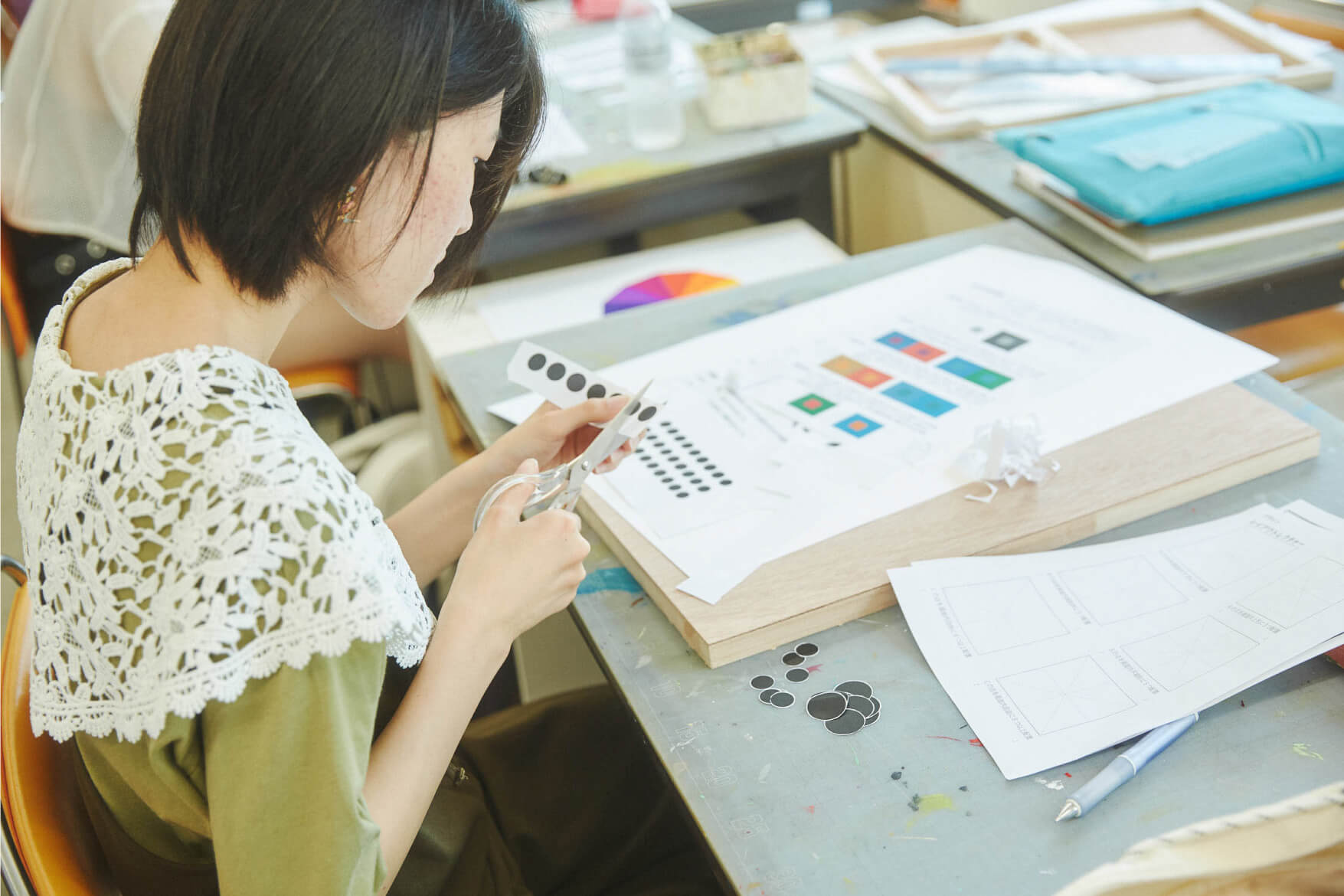 デザイン イメージ対比構成 授業風景 イメージ