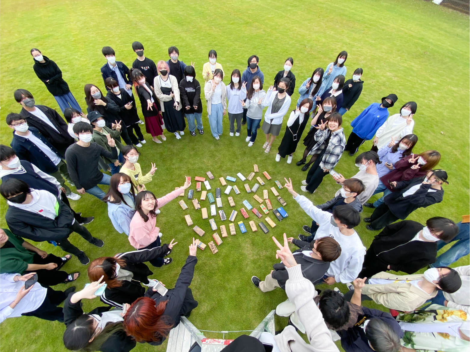造形 ダンボール財布の制作 授業風景 イメージ