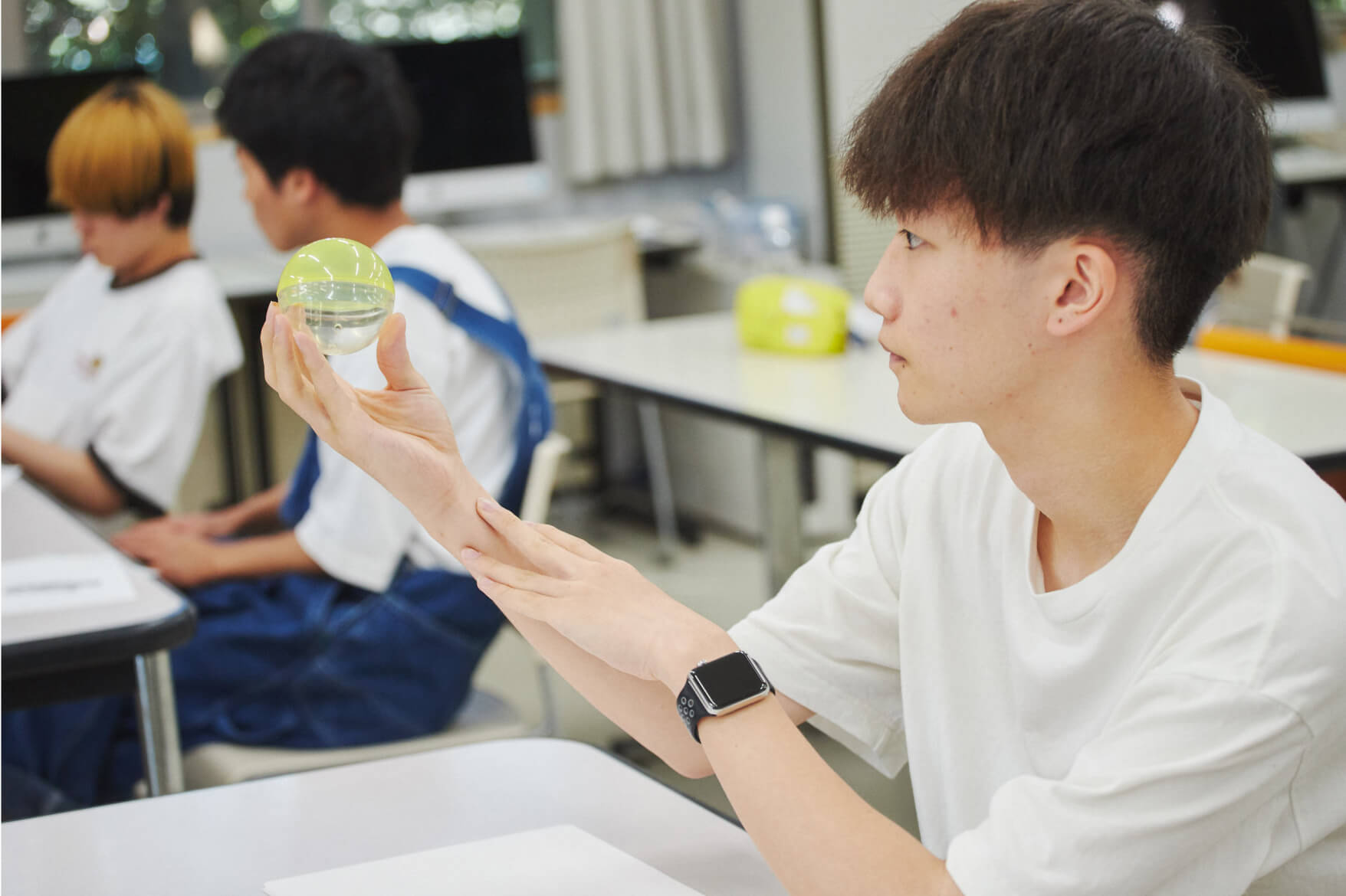 造形 ガチャガチャカプセルの中身をつくろう! 授業風景 イメージ