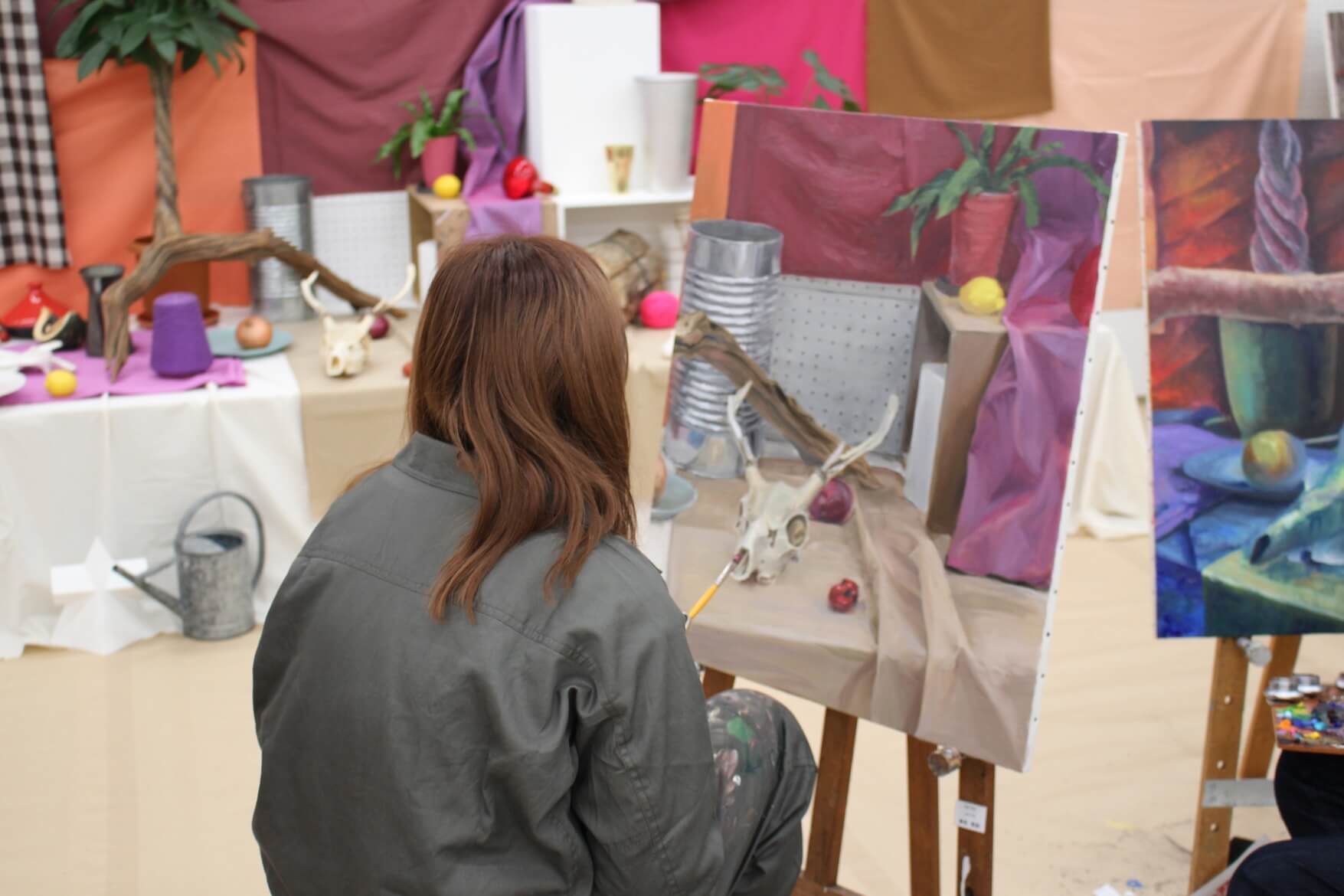 絵画基礎Ⅰ（静物）授業風景1 イメージ