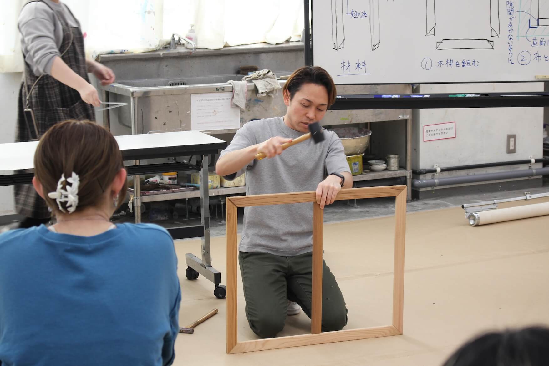 絵画基礎Ⅰ（静物）授業風景2 イメージ