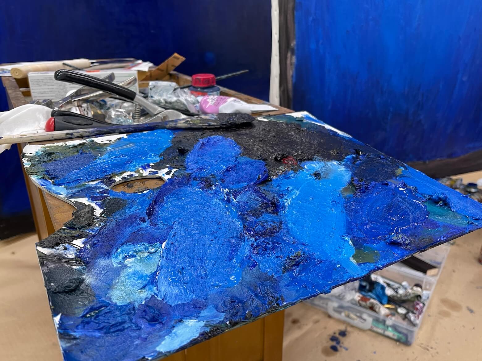 絵画表現Ⅲ・Ⅳ　授業風景4 イメージ