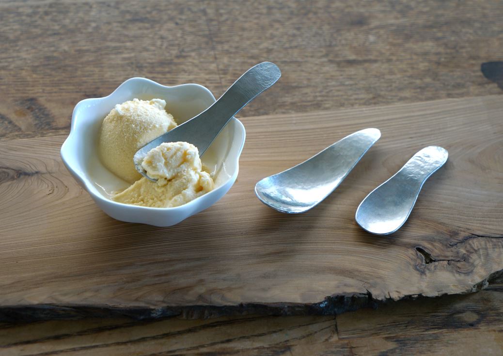 贅沢の極み！ 手作りスプーンでアイスを食べよう イメージ