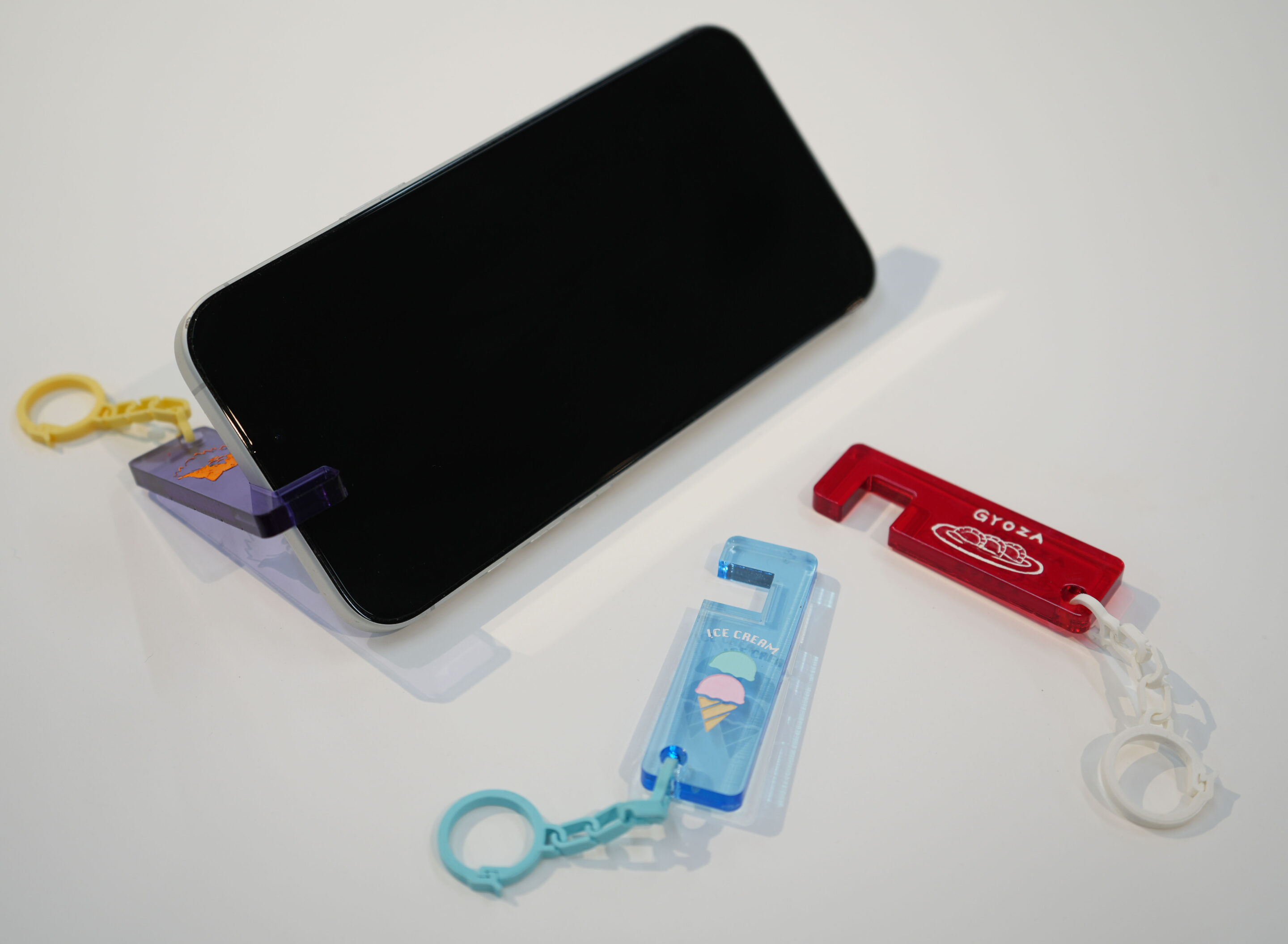 アクリルで作るスマホスタンド イメージ