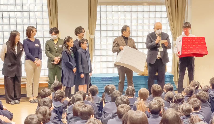 本学クラフトコースの有志学生がトキワ松学園小学校のポートボール・ゴール台を制作 イメージ