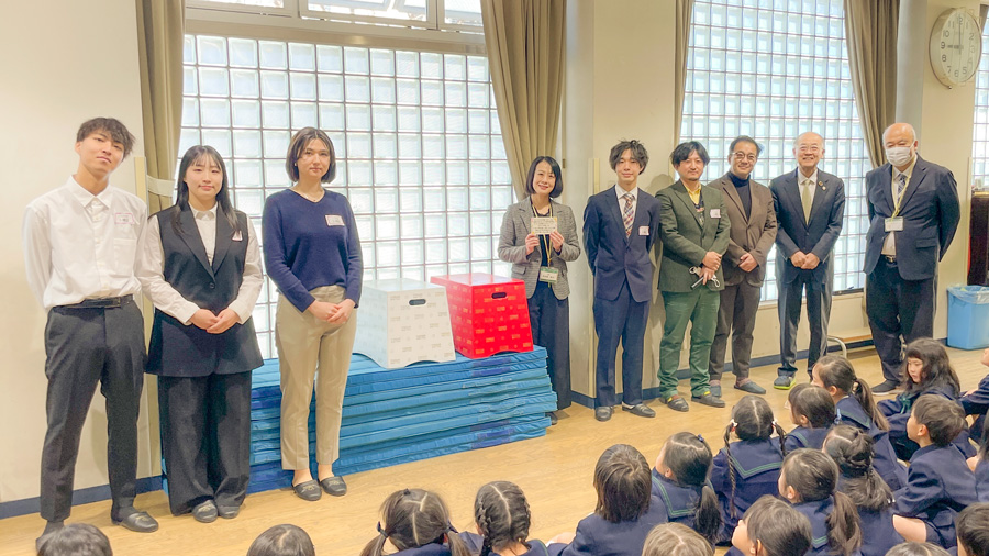 本学クラフトコースの有志学生がトキワ松学園小学校のポートボール・ゴール台を制作 イメージ