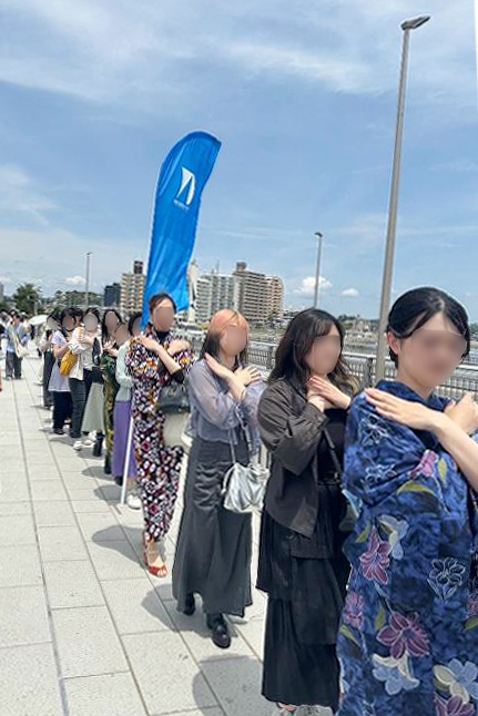 江の島国際芸術祭で加藤学長がウォーキングパフォーマンスに参加 イメージ