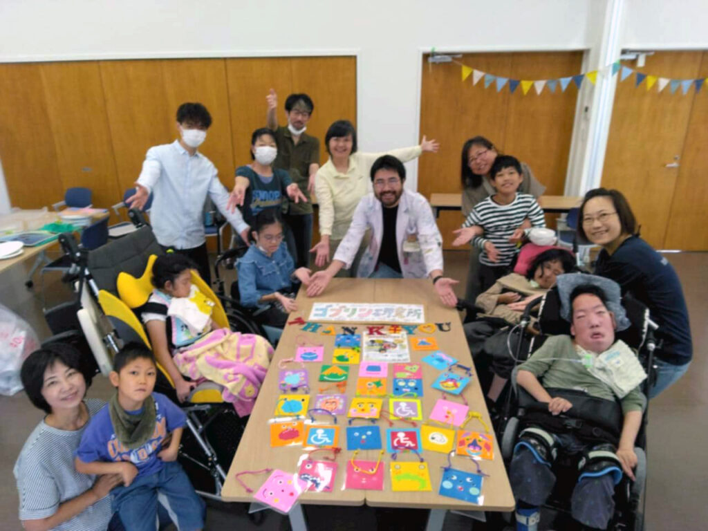 小中大地准教授がアートイベント「みんなでゴブリンをつくろう！〜ゴブリンの車いすマーク編〜」を開催しました イメージ