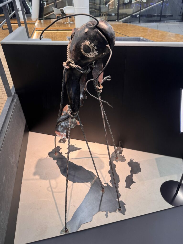 三菱ケミカルにて2024年度卒業制作作品を入れ替えました イメージ