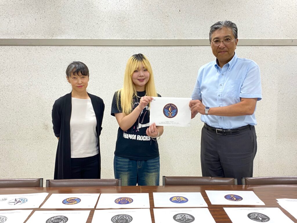 本学学生が青葉総合高等学校の校章デザインを担当しました イメージ