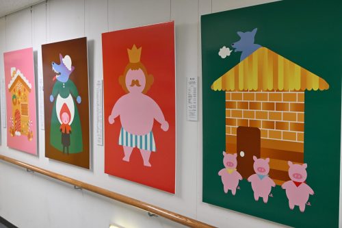 併設校に横浜美術大学の学生作品を展示しています イメージ
